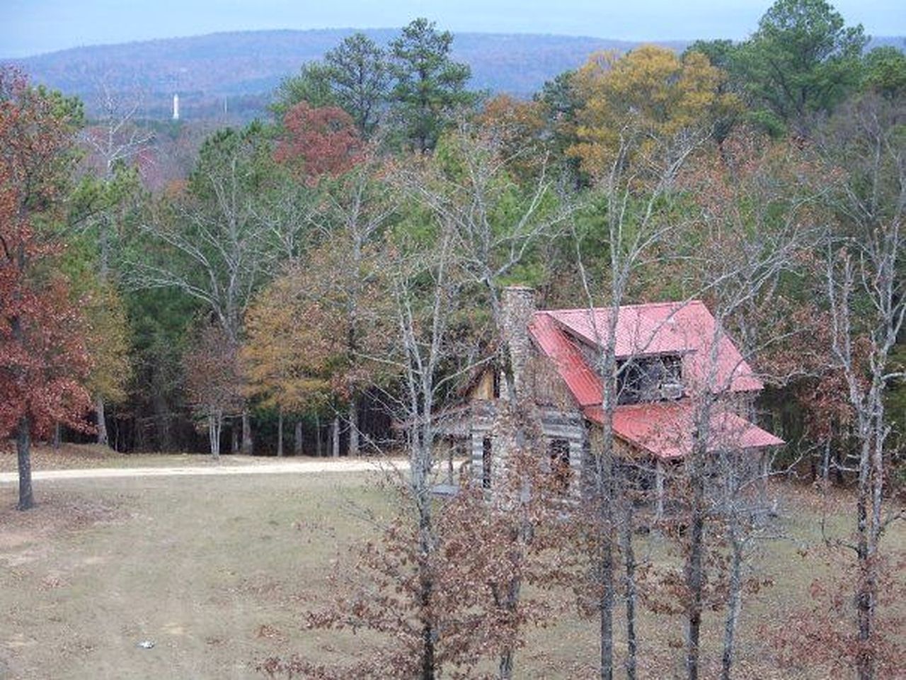 Historic Rural Cabin Ideal for Families in Wilsonville, Alabama