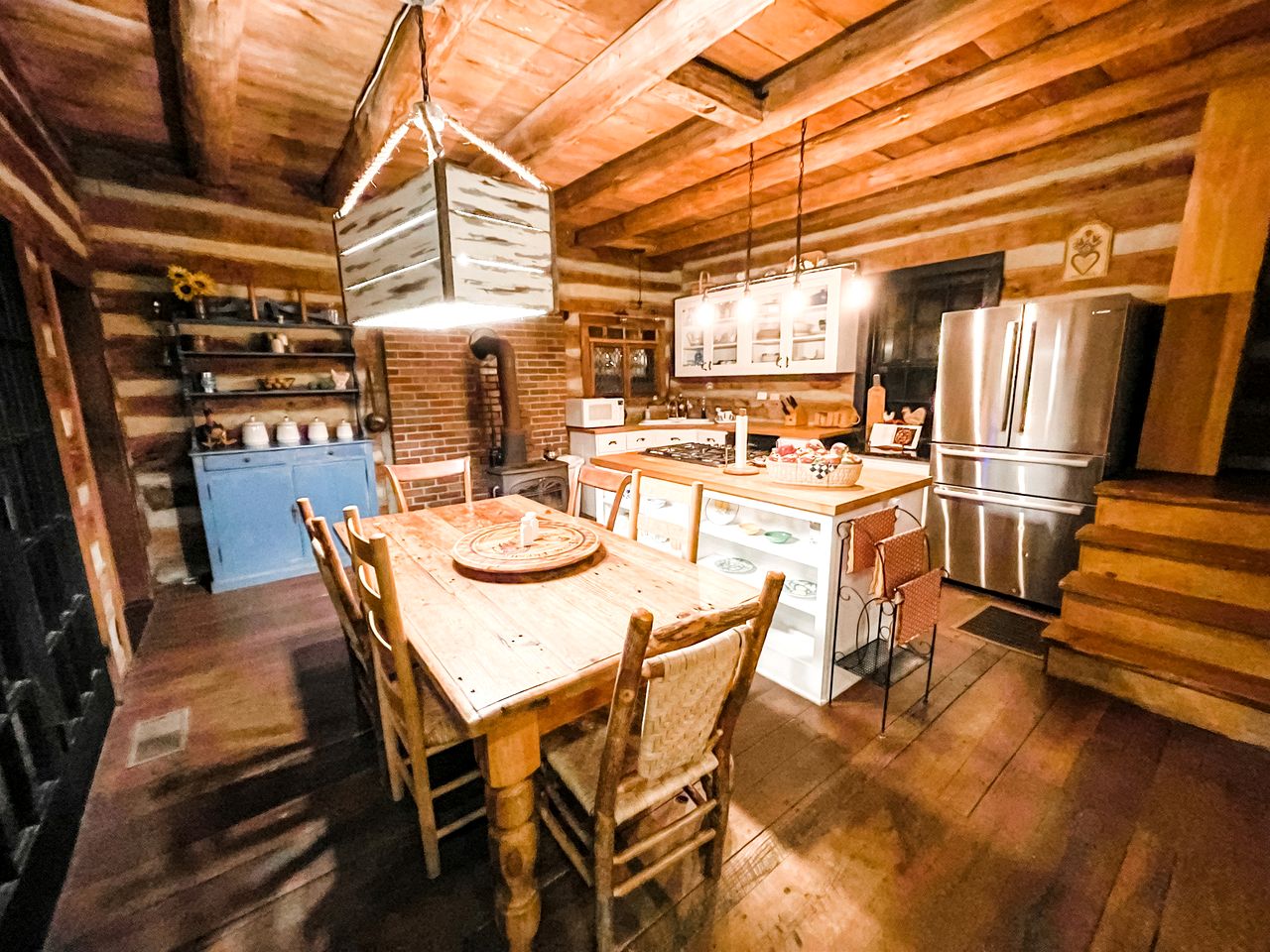 Historic Rural Cabin Ideal for Families in Wilsonville, Alabama