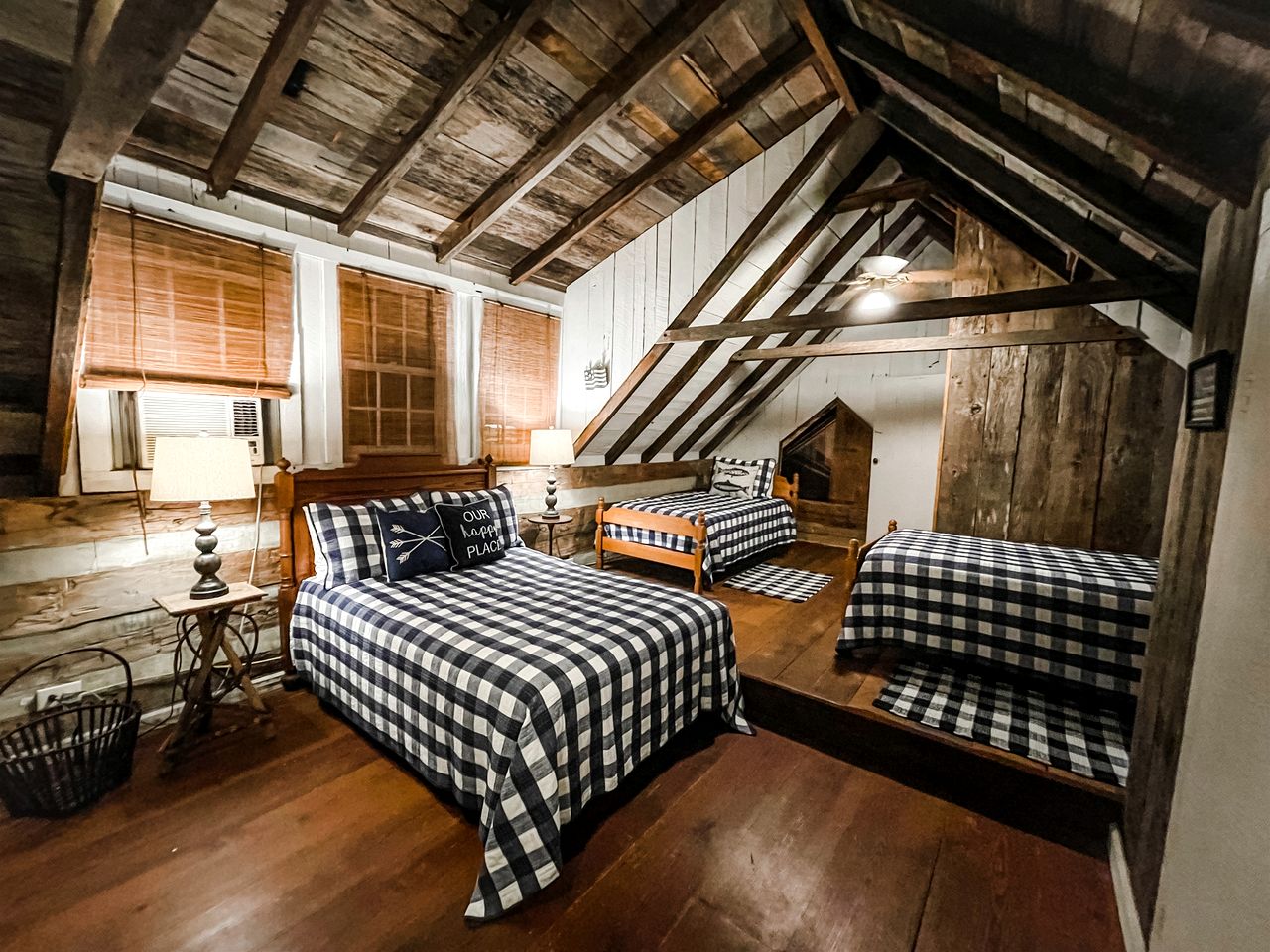 Historic Rural Cabin Ideal for Families in Wilsonville, Alabama