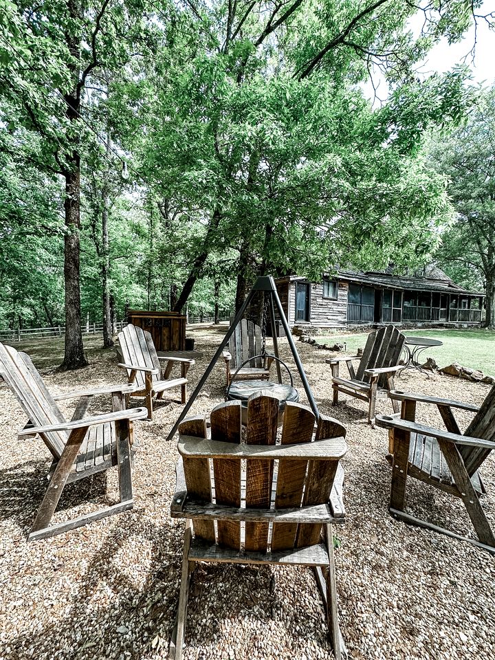 Historic Rural Cabin Ideal for Families in Wilsonville, Alabama