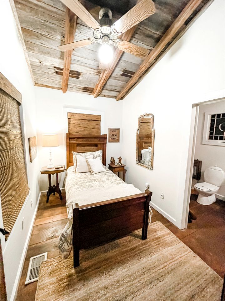 Historic Rural Cabin Ideal for Families in Wilsonville, Alabama