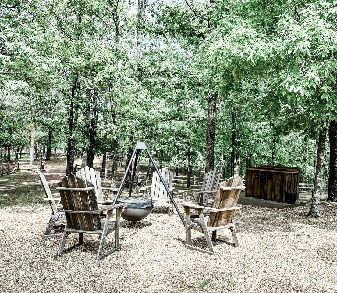 Historic Rural Cabin Ideal for Families in Wilsonville, Alabama