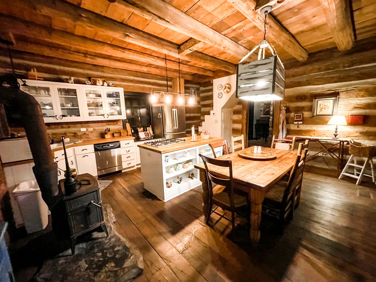 Historic Rural Cabin Ideal for Families in Wilsonville, Alabama