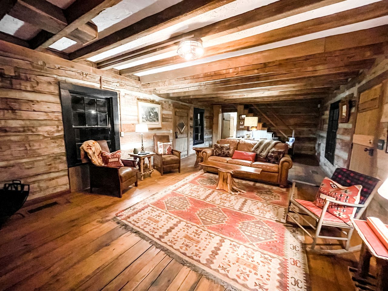 Historic Rural Cabin Ideal for Families in Wilsonville, Alabama