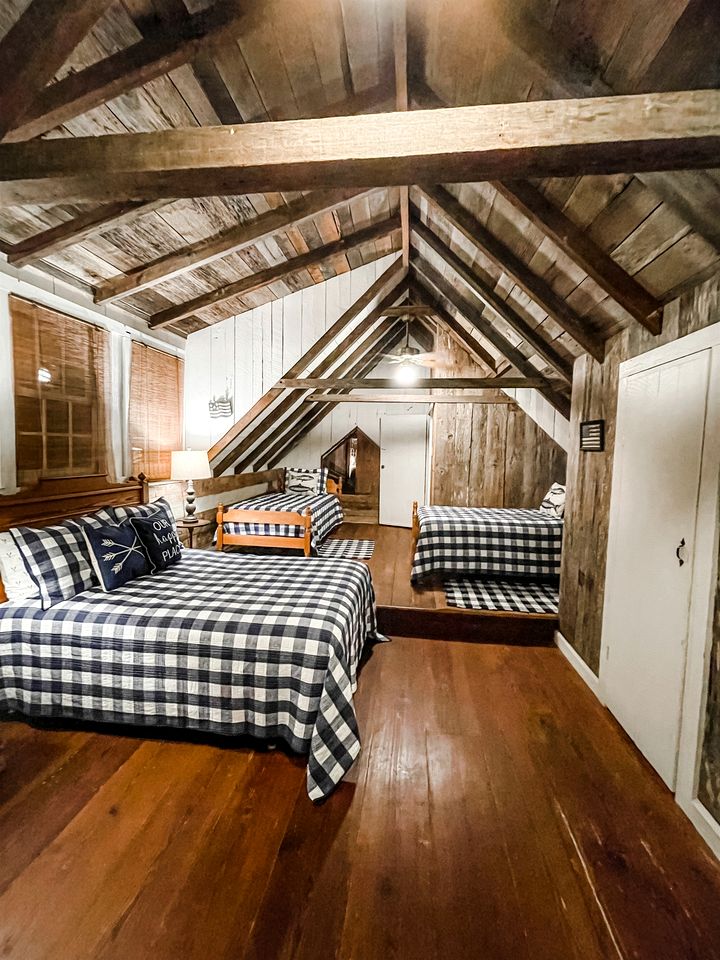 Historic Rural Cabin Ideal for Families in Wilsonville, Alabama