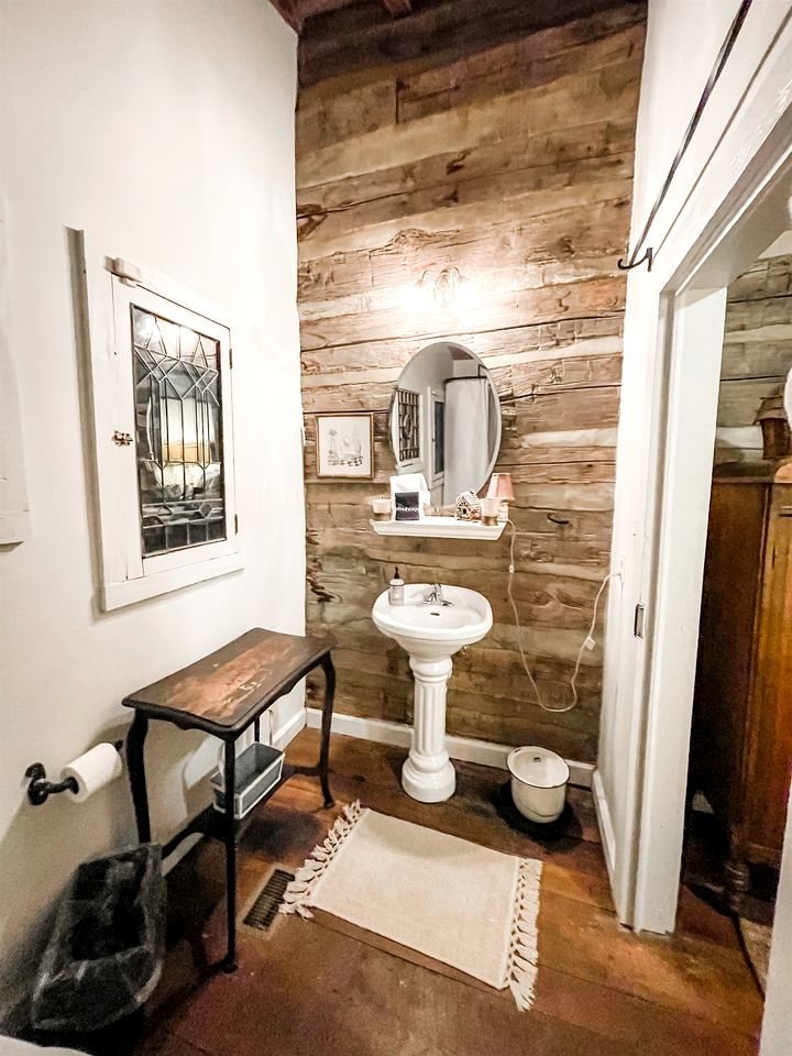 Historic Rural Cabin Ideal for Families in Wilsonville, Alabama