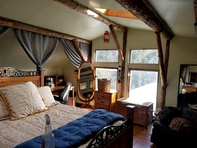Rustic Mountain Lodge with Ocean Views near Palomar Observatory, Palomar Mountain CA
