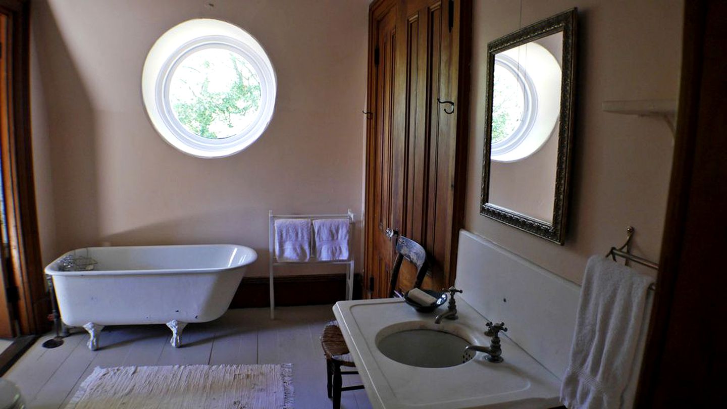 Stately Cottage Rental on an Estate in Manchester-by-the-Sea, Massachusetts