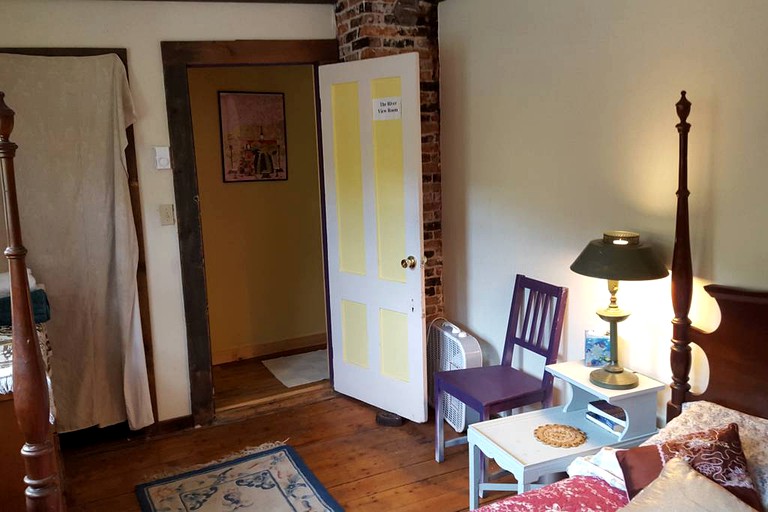 Nature Lodges (Cummington, Massachusetts, United States)