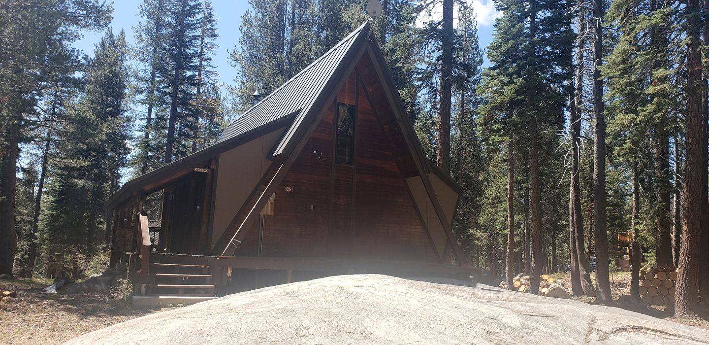 Unique A-Frame Accommodation with Breathtaking Views in Bear Valley, CA
