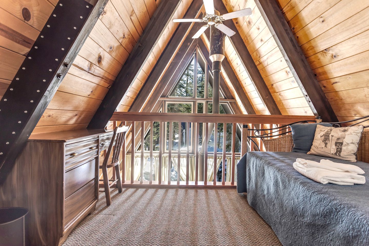 Unique A-Frame Accommodation with Breathtaking Views in Bear Valley, CA