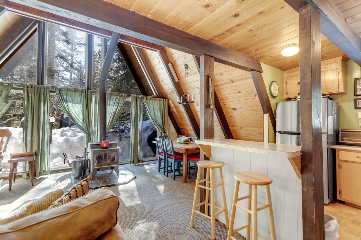 Unique A-Frame Accommodation with Breathtaking Views in Bear Valley, CA