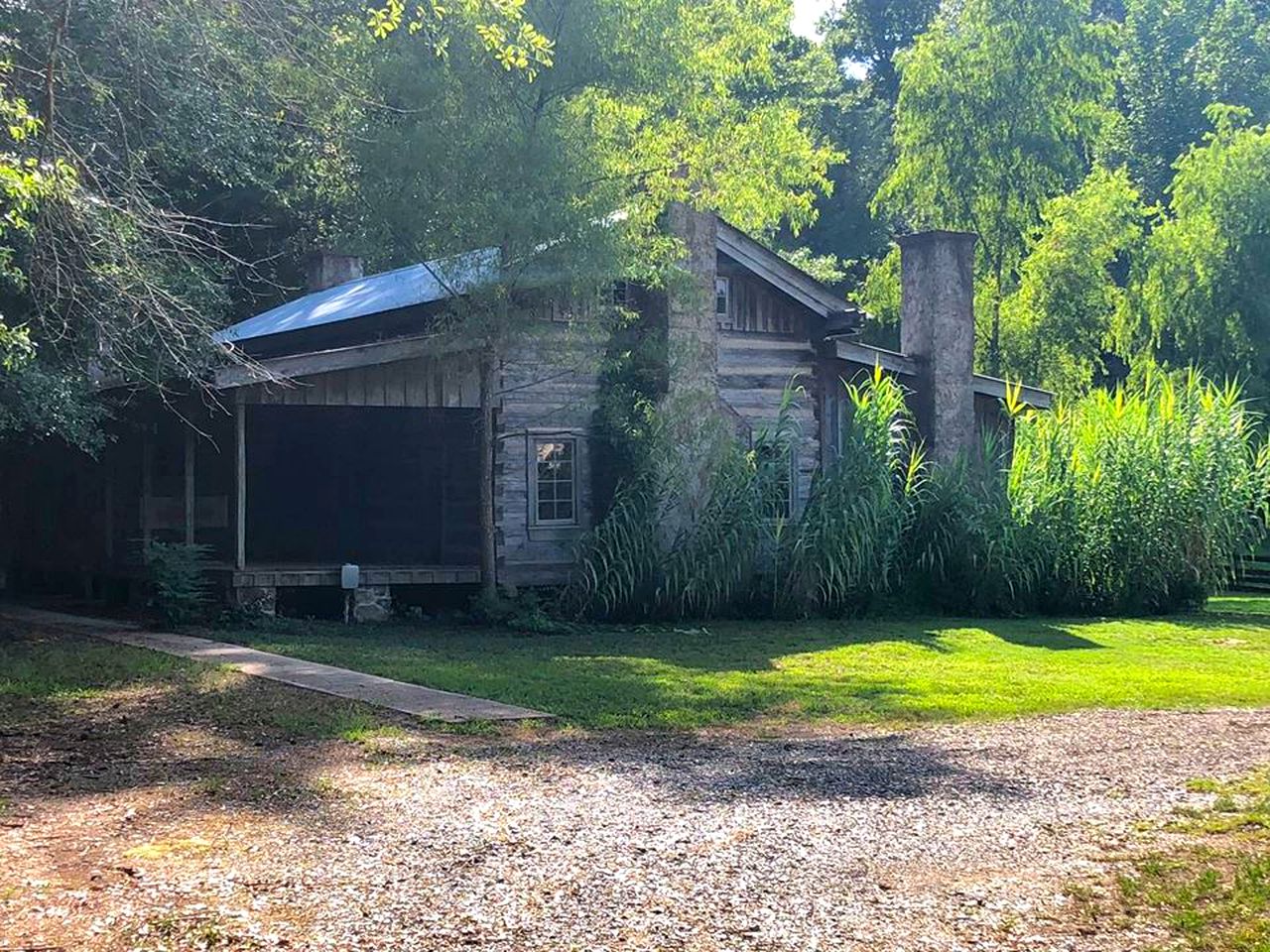 Historical Log Cabin for a Glamping Getaway in Washington, Arkansas