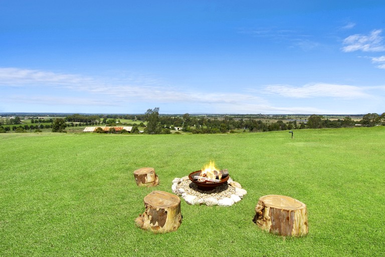 -- (Australia, --, --)