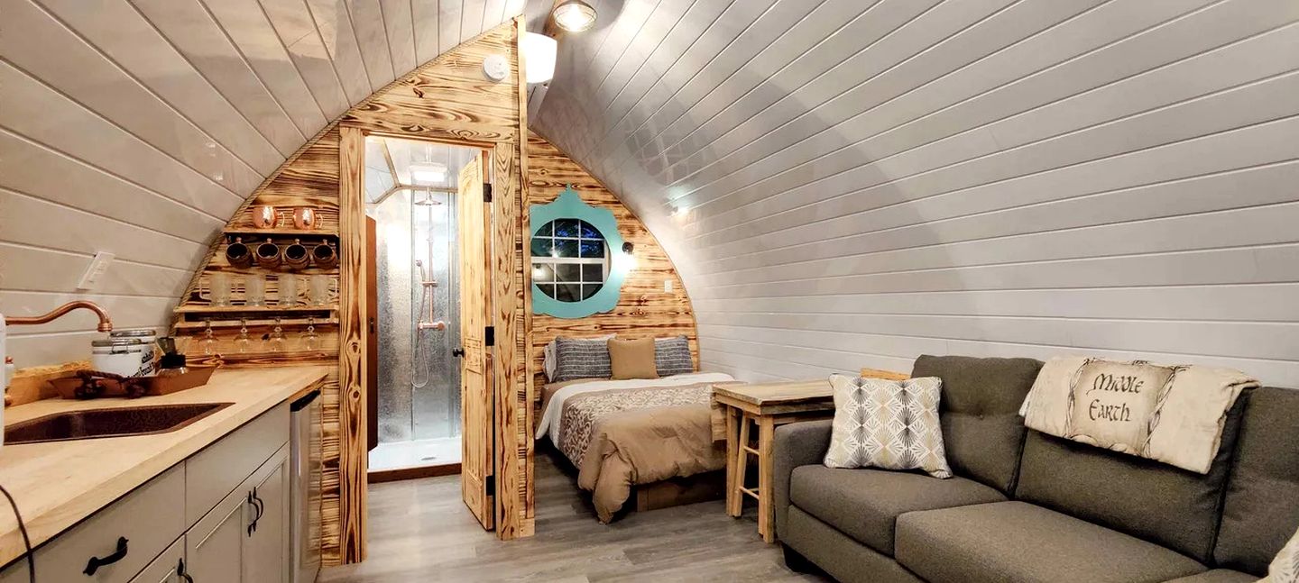 Magical Treehouse Retreat with Creek Views near Forestburg Forest in Forestburg, Texas