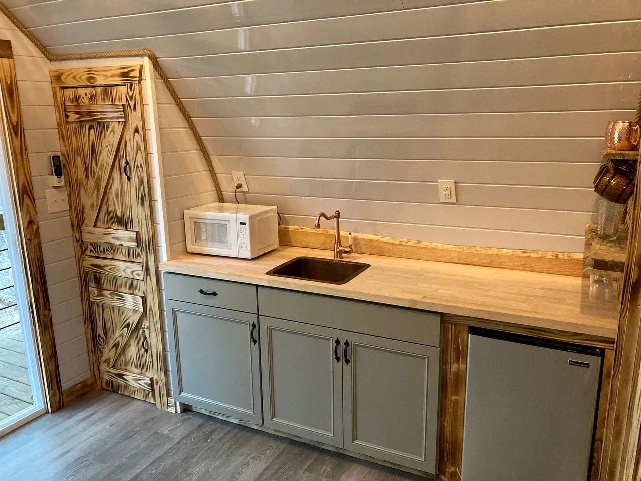 Magical Treehouse Retreat with Creek Views near Forestburg Forest in Forestburg, Texas