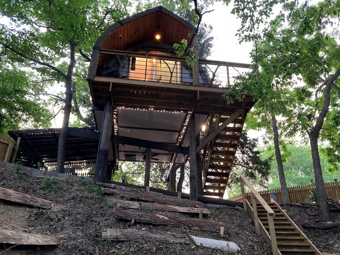 Tree Houses (United States of America, Forestburg, Texas)