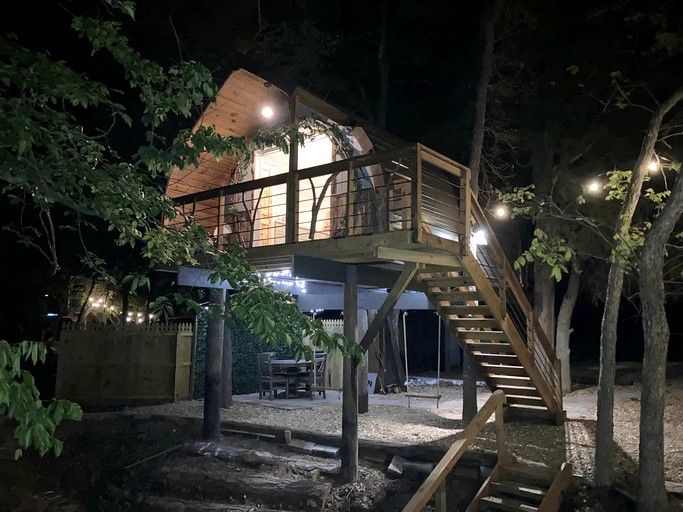 Tree Houses (United States of America, Forestburg, Texas)