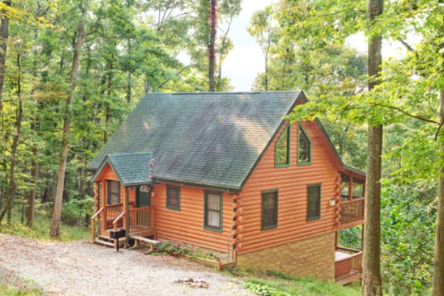 Cabin Rental near Lake Logan State Park in Ohio