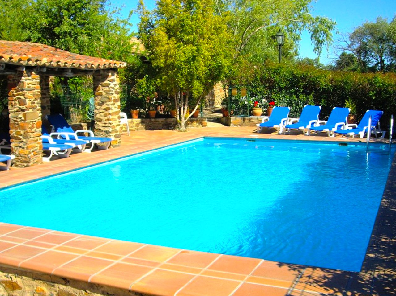 Holiday Cottage Rental with Pool Access in Extremadura, Spain