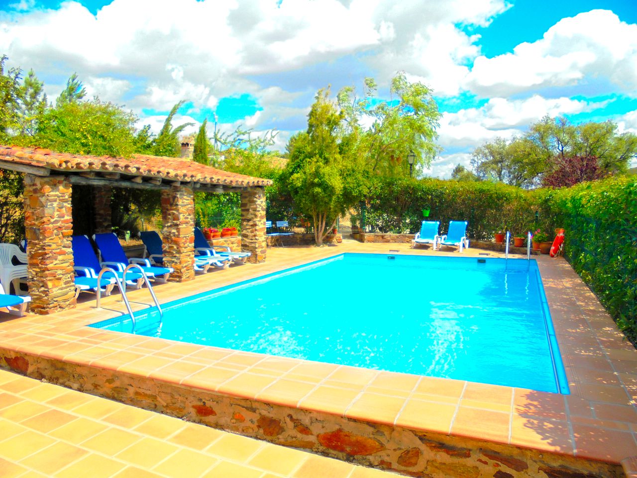 Holiday Cottage Rental with Pool Access in Extremadura, Spain