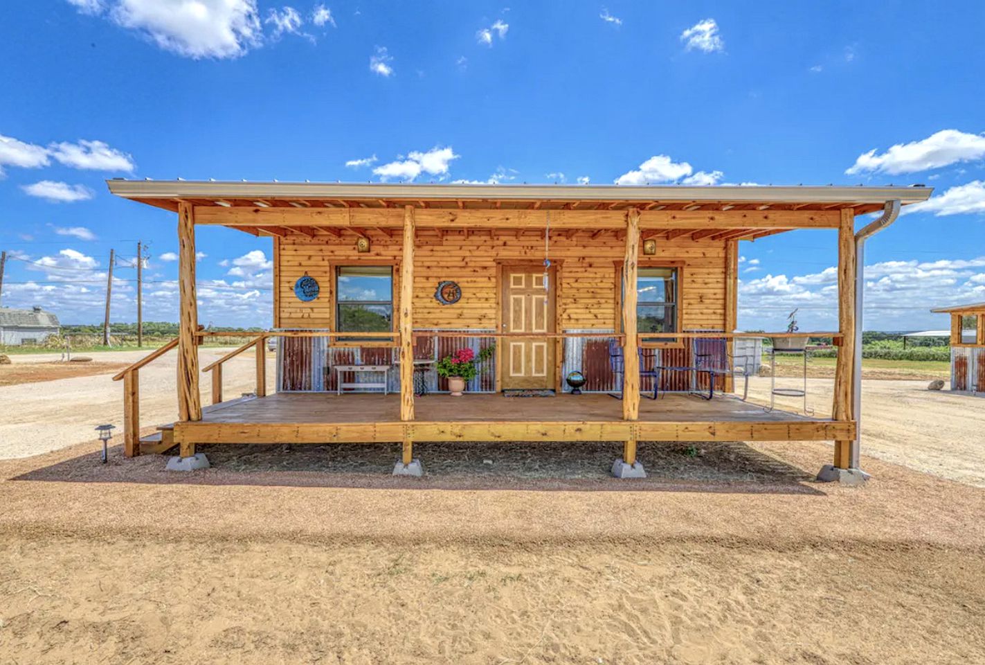 Unique Cabin Perfect for Stargazing in Texas Wine Country in Downtown Fredericksburg