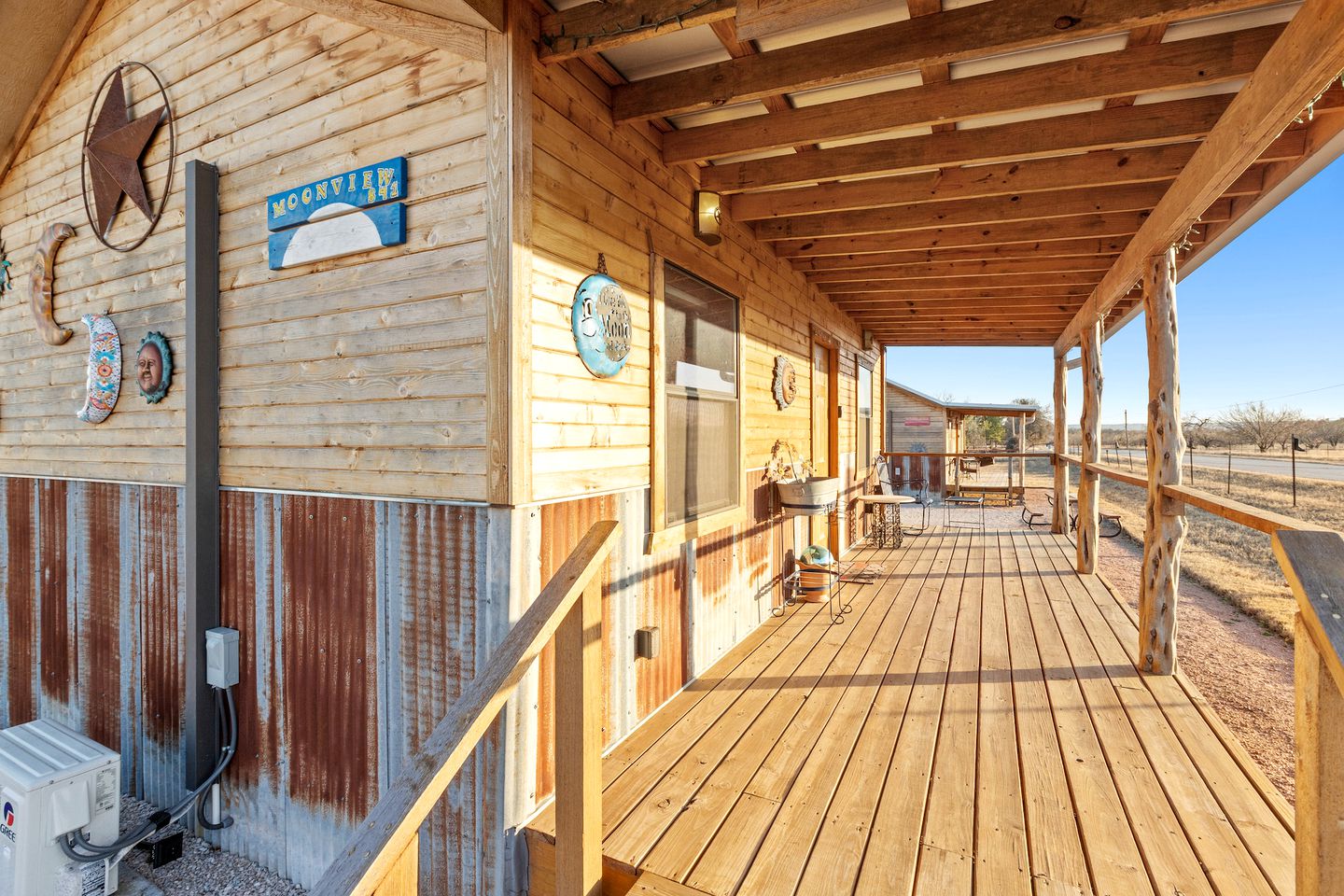 Unique Cabin Perfect for Stargazing in Texas Wine Country in Downtown Fredericksburg