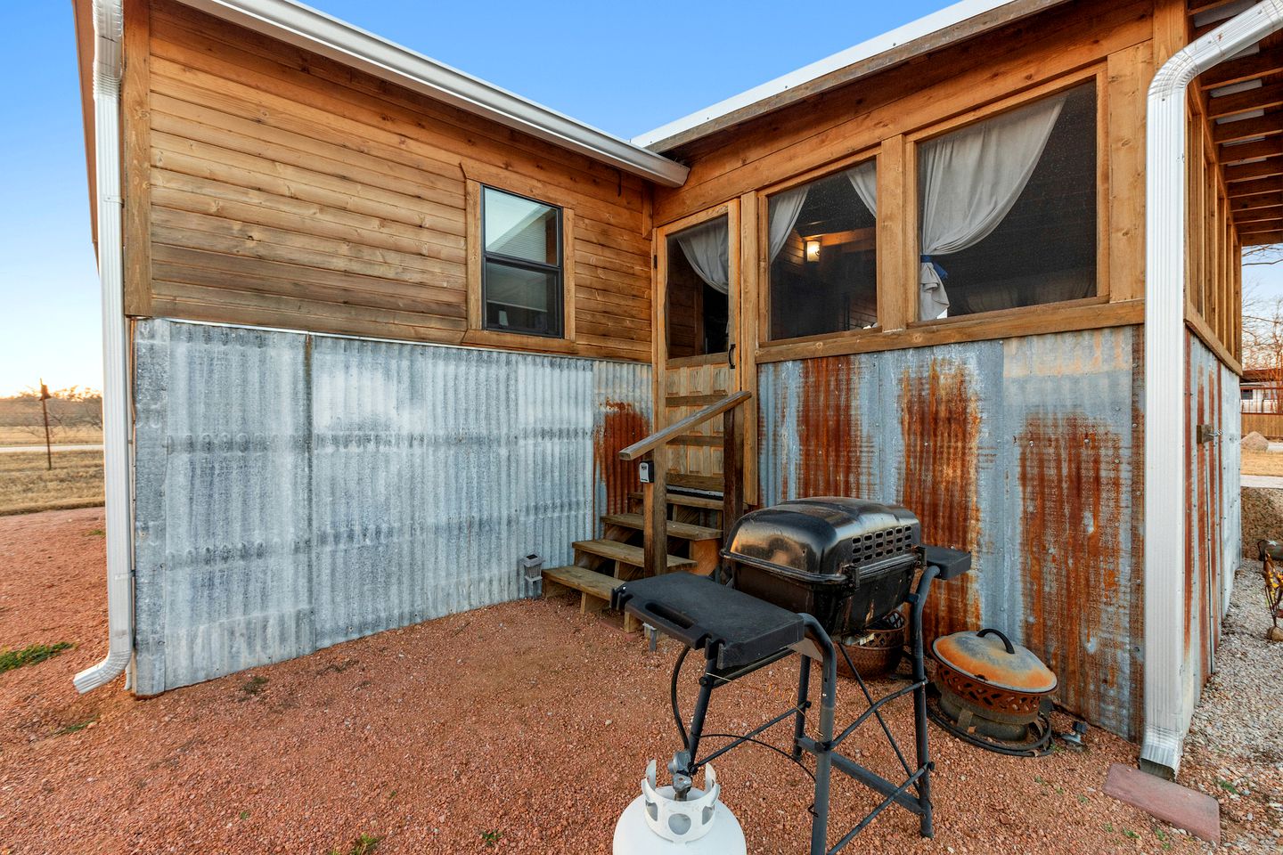 Unique Cabin Perfect for Stargazing in Texas Wine Country in Downtown Fredericksburg