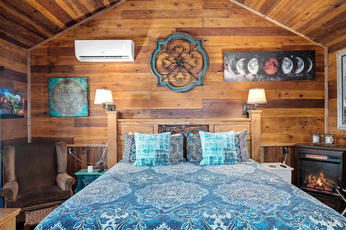 Unique Cabin Perfect for Stargazing in Texas Wine Country in Downtown Fredericksburg