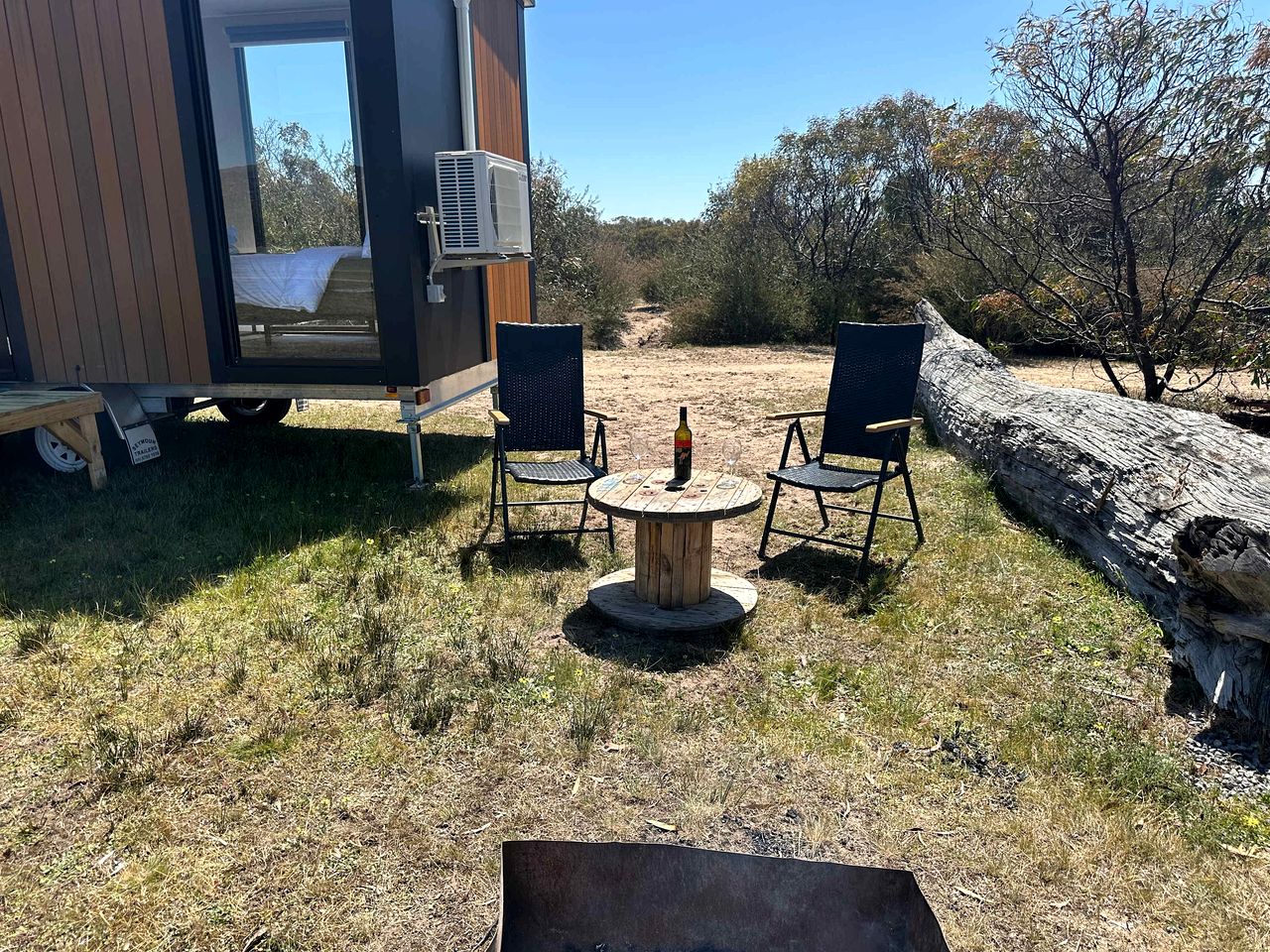 Peaceful Tiny House Retreat with Fire Pit and Landscape Views in Victoria