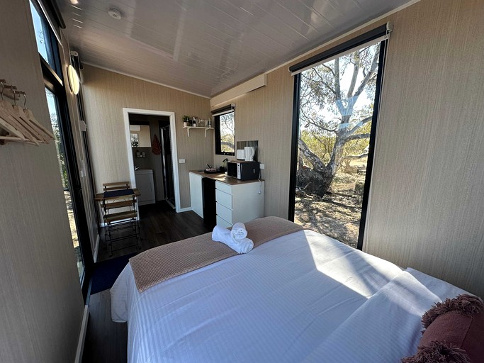 Vacation Rentals (Australia, --, --)