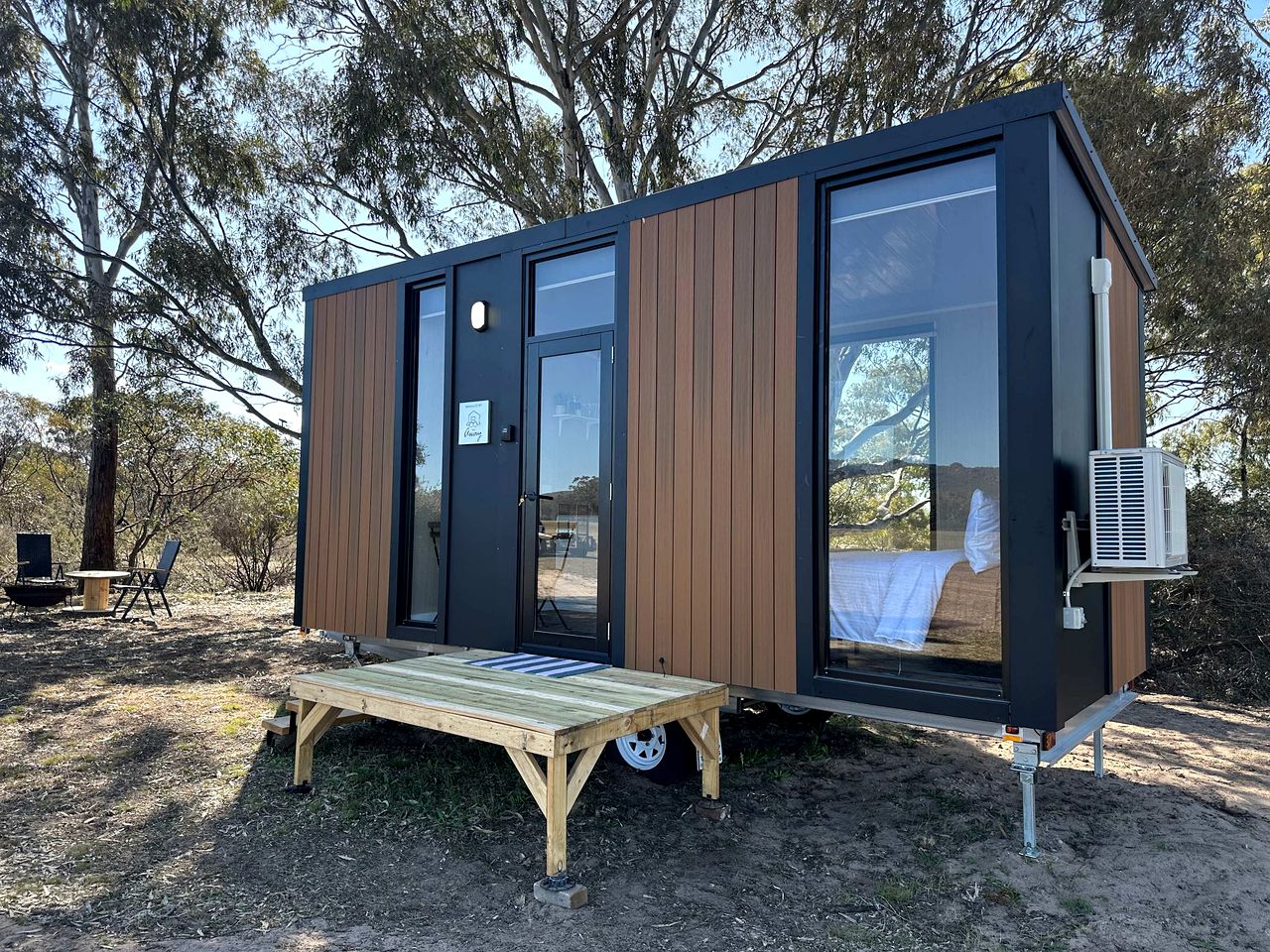 Off-Grid Tiny House with Stunning Mountain Views in Victoria