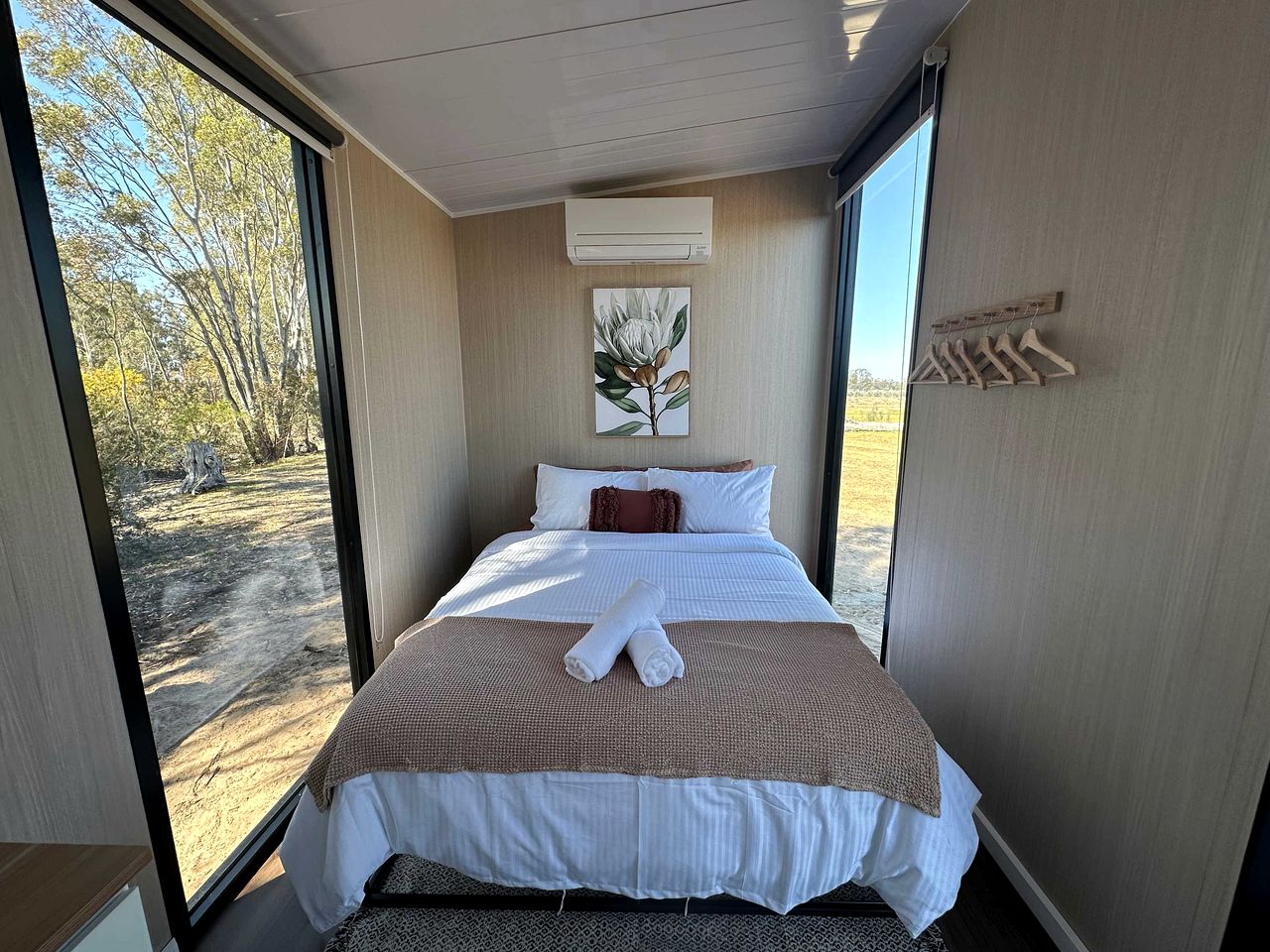 Off-Grid Tiny House with Stunning Mountain Views in Victoria