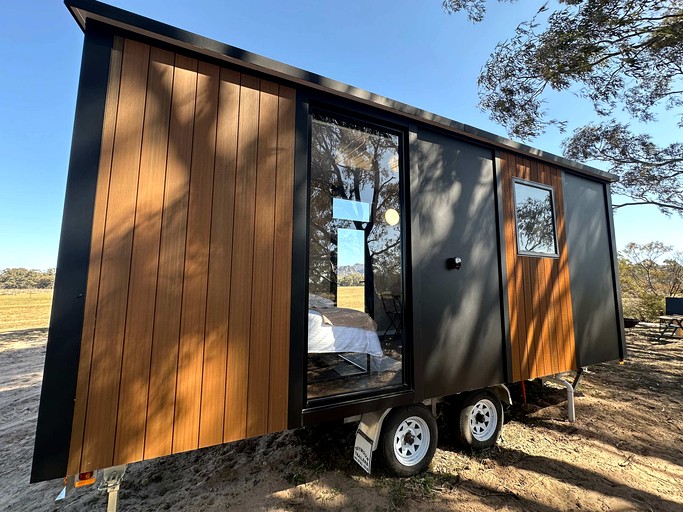 Vacation Rentals (Australia, --, --)