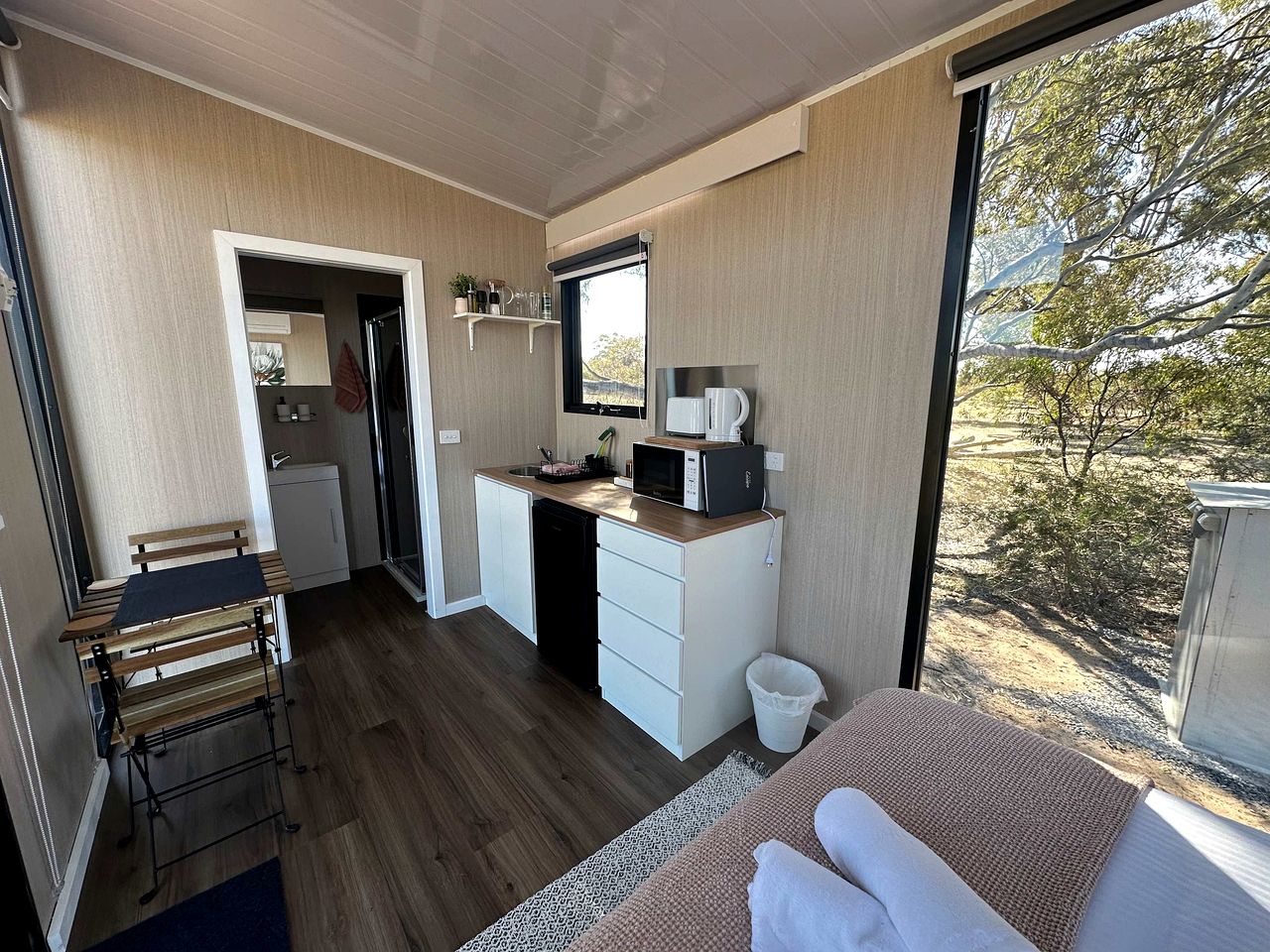 Off-Grid Tiny House with Stunning Mountain Views in Victoria