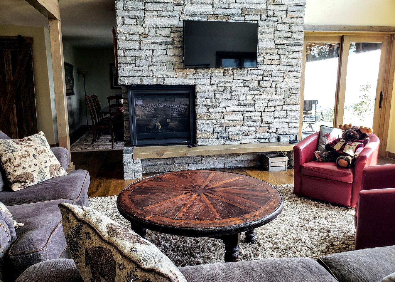 Stunning Hollowtop House with Panoramic Lake and Mountain Views near Ennis, Montana