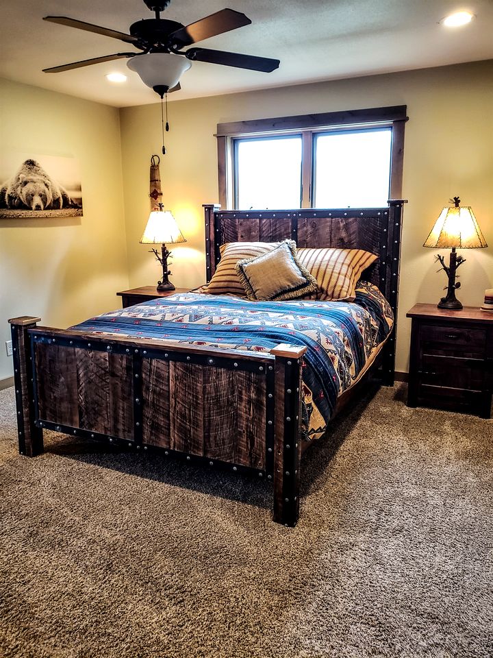Stunning Hollowtop House with Panoramic Lake and Mountain Views near Ennis, Montana