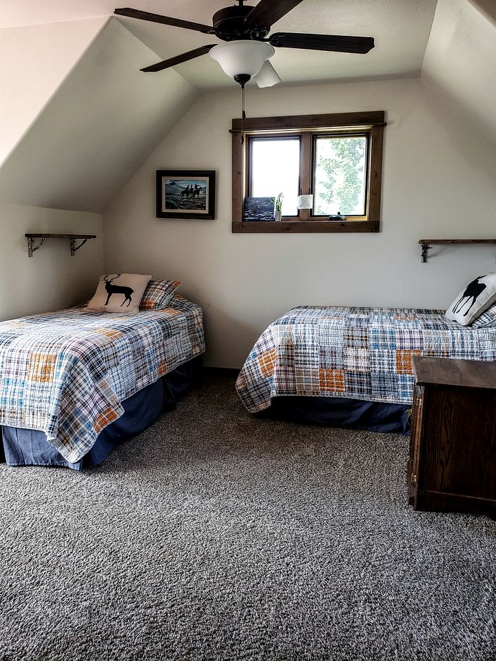 Stunning Hollowtop House with Panoramic Lake and Mountain Views near Ennis, Montana