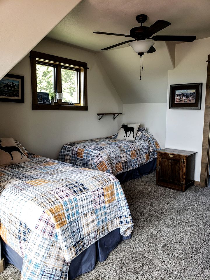 Stunning Hollowtop House with Panoramic Lake and Mountain Views near Ennis, Montana