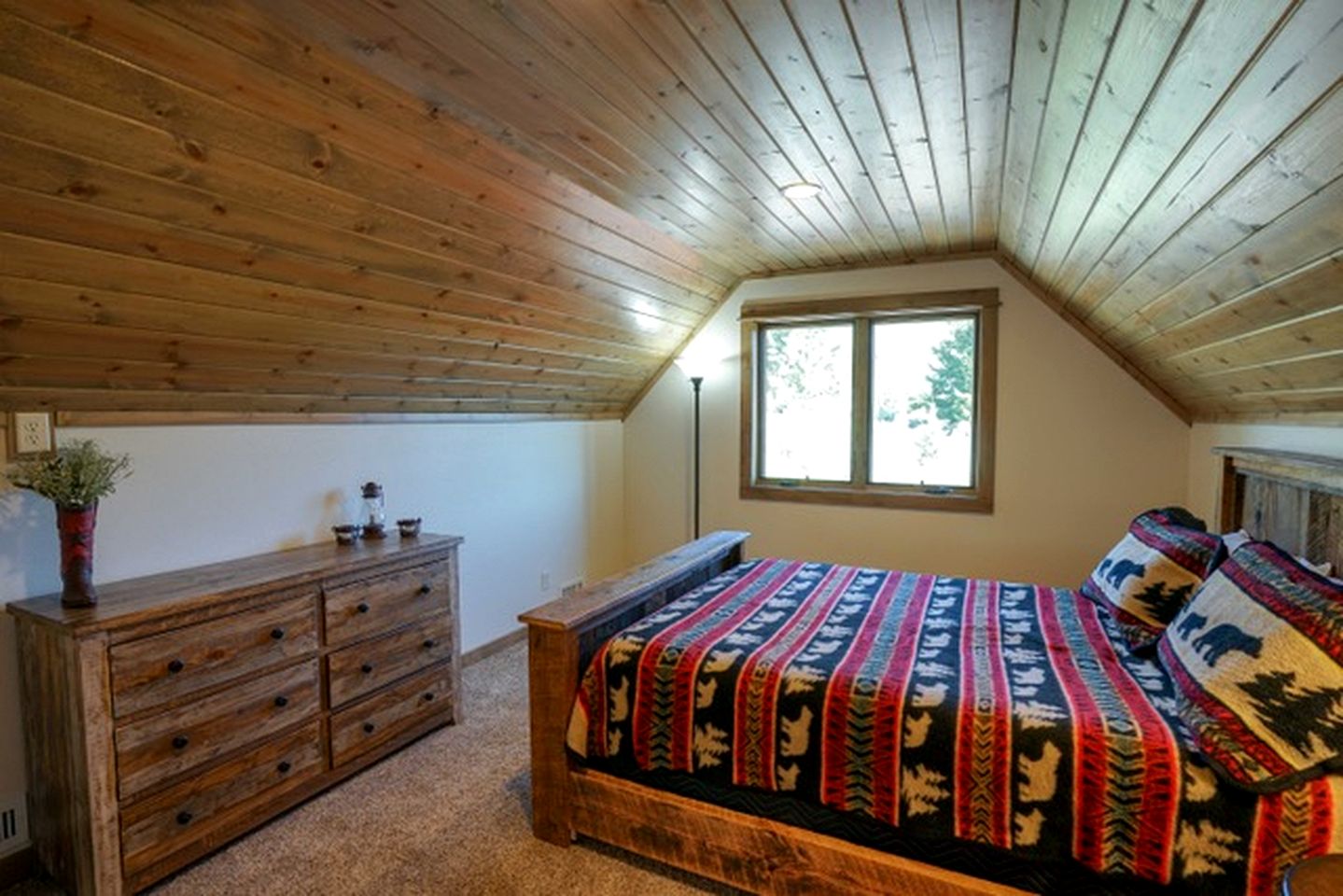 Stunning Hollowtop House with Panoramic Lake and Mountain Views near Ennis, Montana