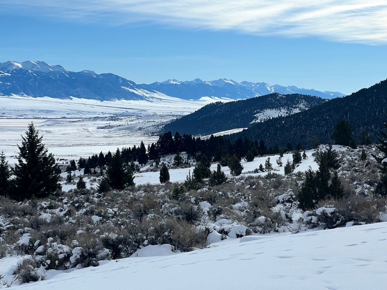 Stunning Hollowtop House with Panoramic Lake and Mountain Views near Ennis, Montana