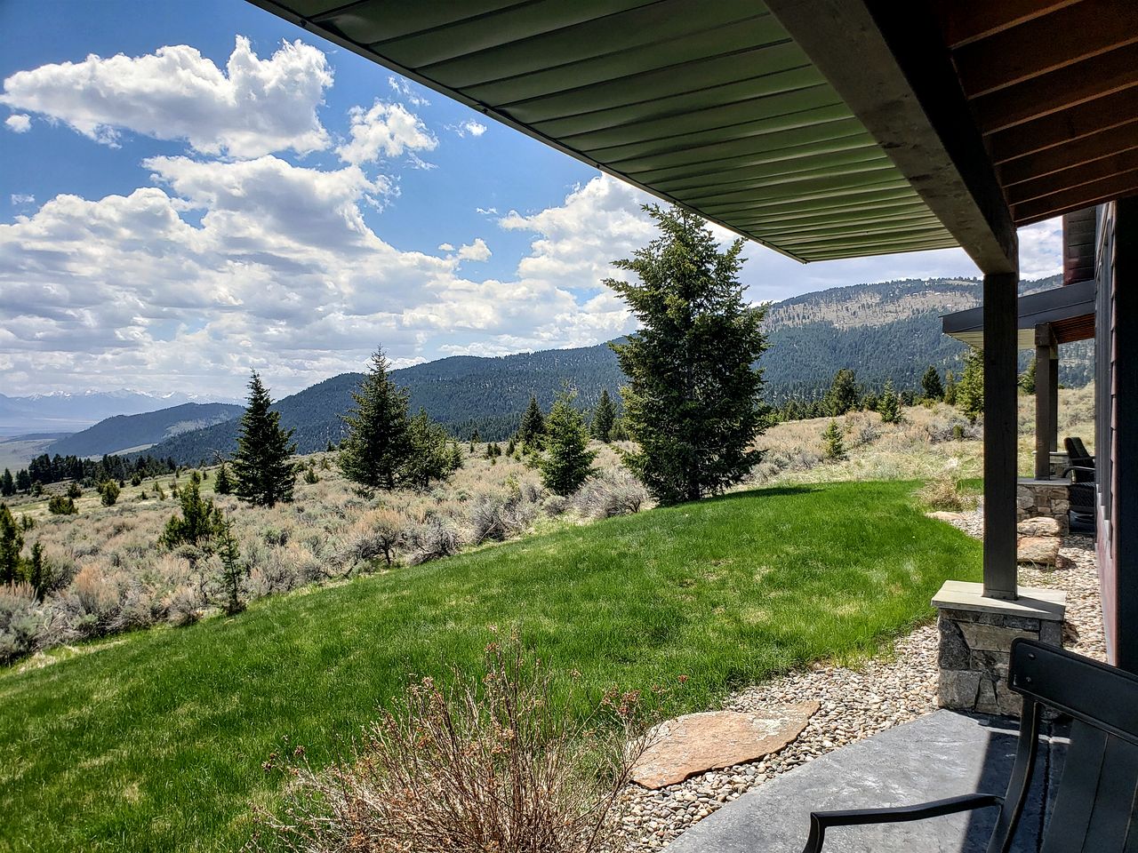 Stunning Hollowtop House with Panoramic Lake and Mountain Views near Ennis, Montana