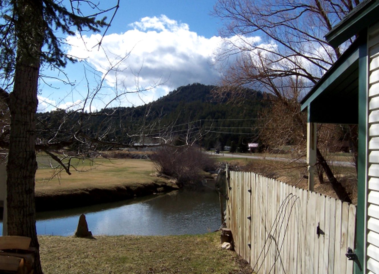 Peaceful Mountain Accommodation or Two in a Lodge in Hill City, South Dakota