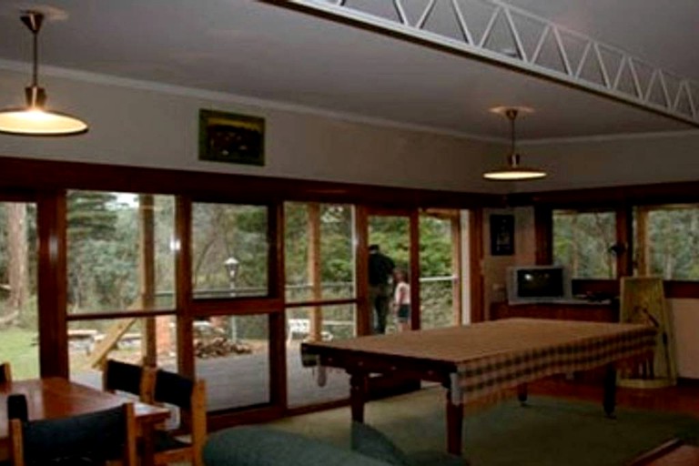 Cabins (Eildon, Victoria, Australia)