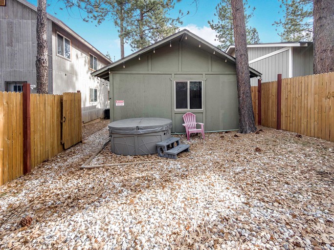 Cabins (United States of America, Big Bear, California)