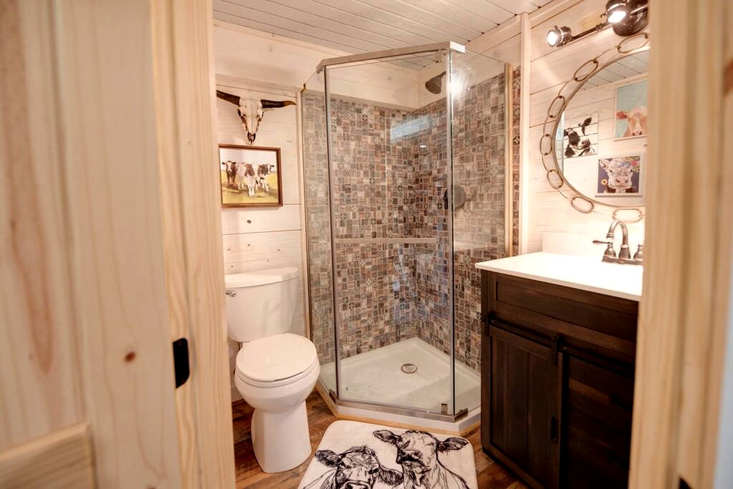 Gorgeous Wooden Cabin with Stunning Sights in Round Top, Texas