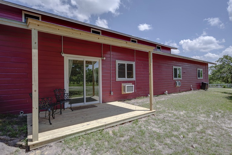 Gorgeous Wooden Cabin with Stunning Sights in Round Top, Texas