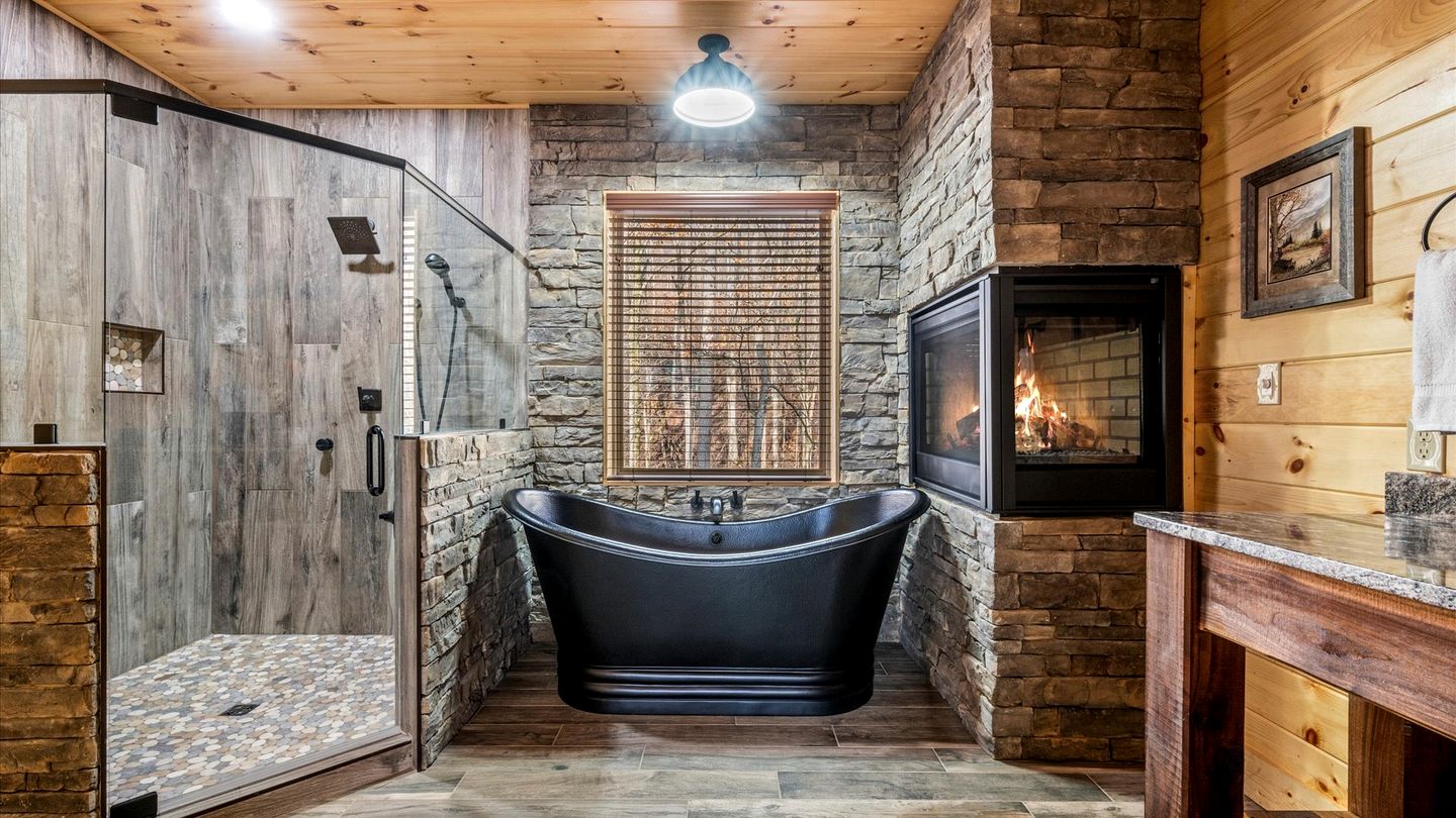 Luxurious Cabin with Games Room and Indoor Pool in Sevierville, Tennessee