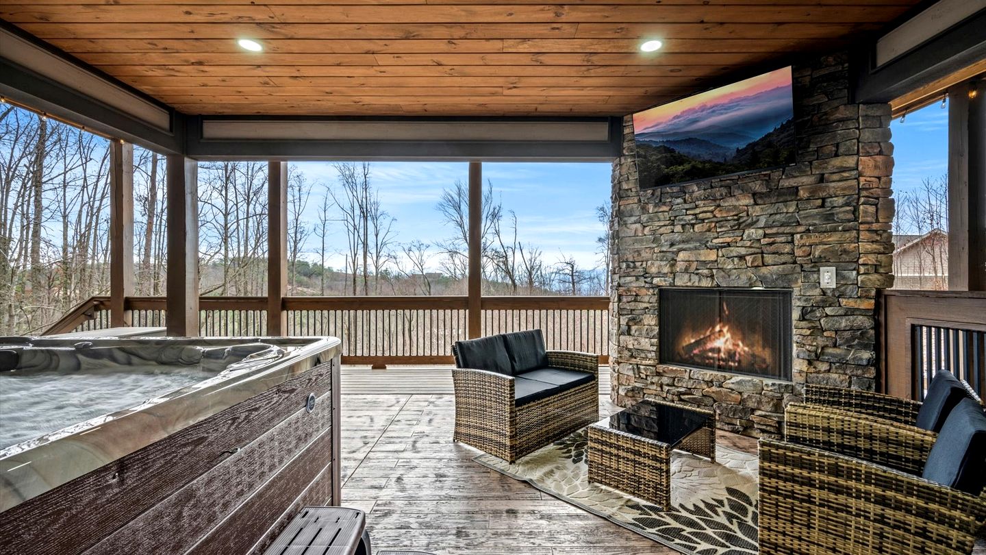 Luxurious Cabin with Games Room and Indoor Pool in Sevierville, Tennessee