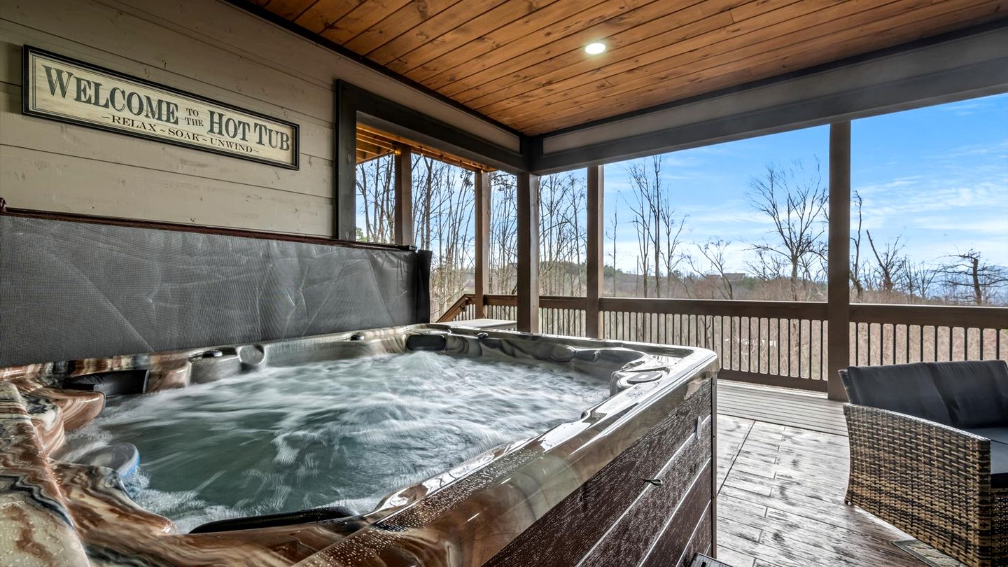 Luxurious Cabin with Games Room and Indoor Pool in Sevierville, Tennessee
